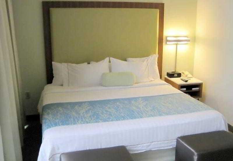 Springhill Suites By Marriott Lawrence Downtown Eksteriør bilde
