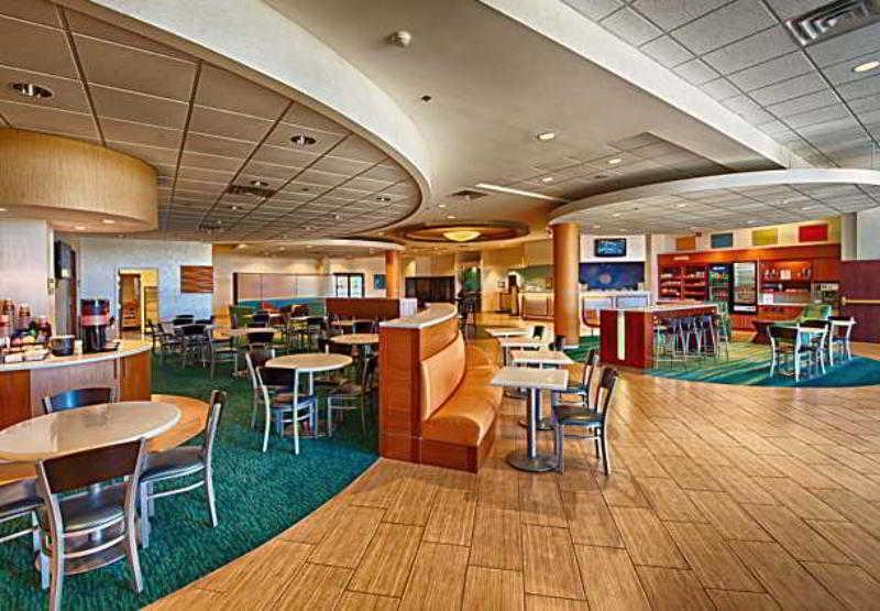 Springhill Suites By Marriott Lawrence Downtown Restaurant bilde